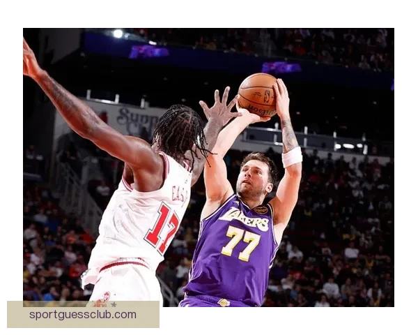 湖人连创奇迹压制东契奇里夫斯名嘴呼唤詹姆斯展现传奇实力